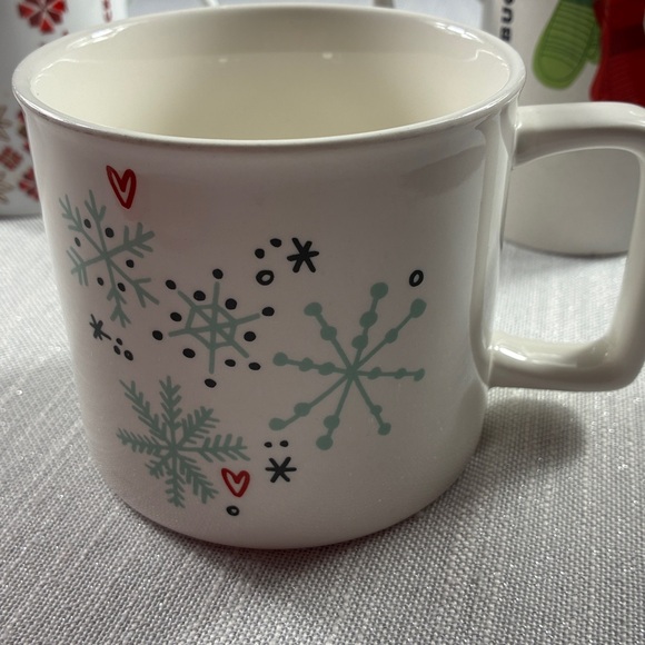 Starbucks Winter Mug Lot 4 Starbucks, ceramic mugs 10oz, 11oz, 12oz & 14oz - Picture 4 of 10